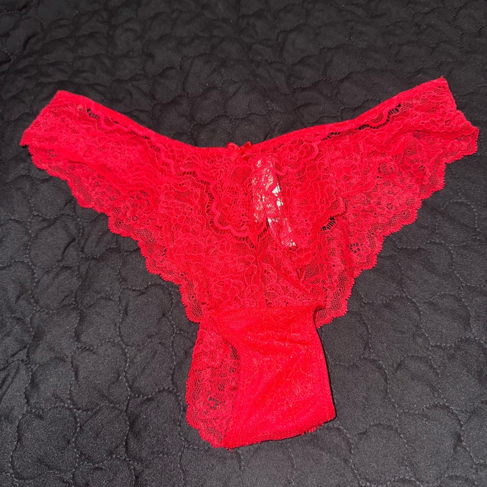 Victoria’s Secret Dream Angels Lace Brazilian Panty NWT ❤️